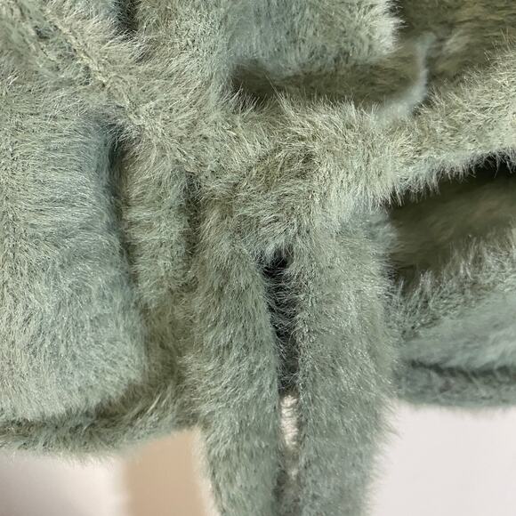 Forever 21 NWT Cropped Sweater-Knit Wrap Top Green Fuzzy Cardigan Sz L - Picture 8 of 12